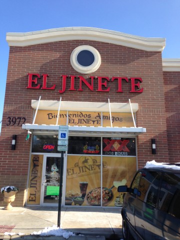 Outside El Jinete