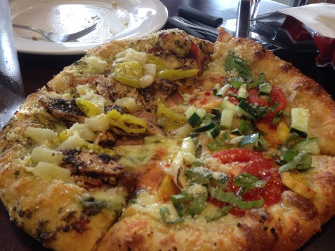 Maui Wowie / Thai Dye Pizza