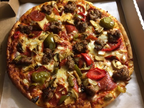 Deluxe Pizza